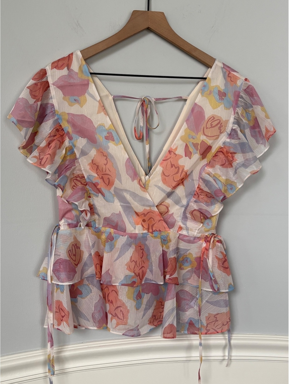 TitleTed Baker Rowyn Floral Ruffle Tie V-Neck Blouse Top (US 6) Sm-Med